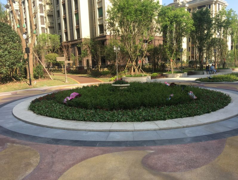 馬賽莊園園林景觀日常整改正在進行中 - 重慶世紀金馬實業(yè).